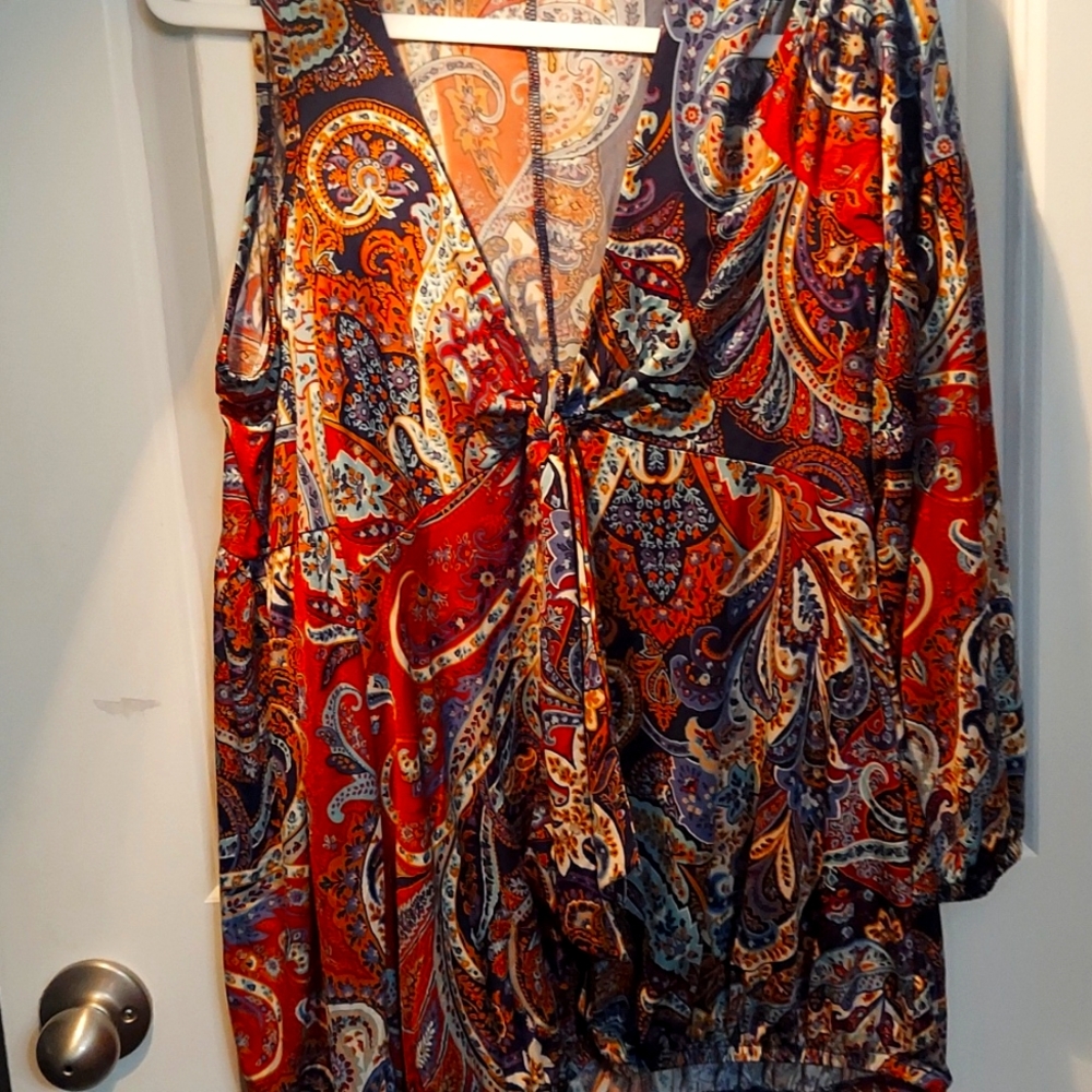 Venus Paisley Cold-Shoulder Shirt